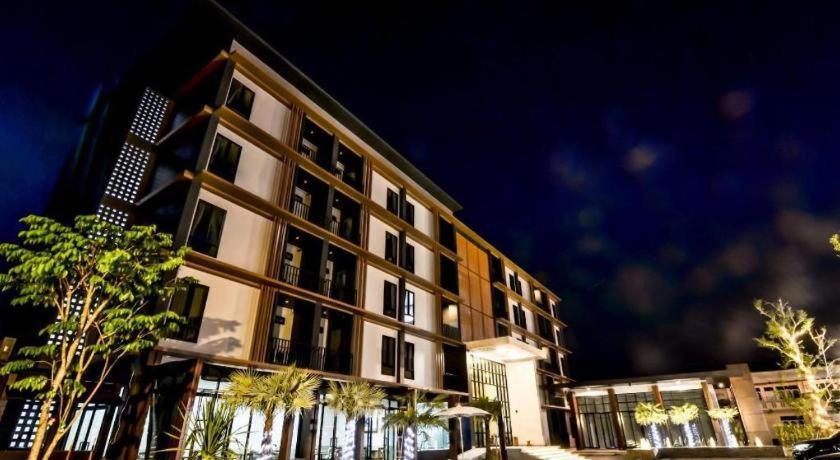Boondara Boutique Hotel Нахон Паном Екстериор снимка